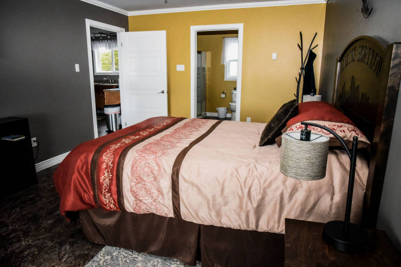 Blazing Horizon - Amelia Cottage Master Suite